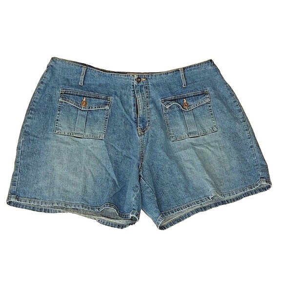 Denim Shorts Size 18 Women’s Traxx  4 button closure pocket design - Picture 1 of 6